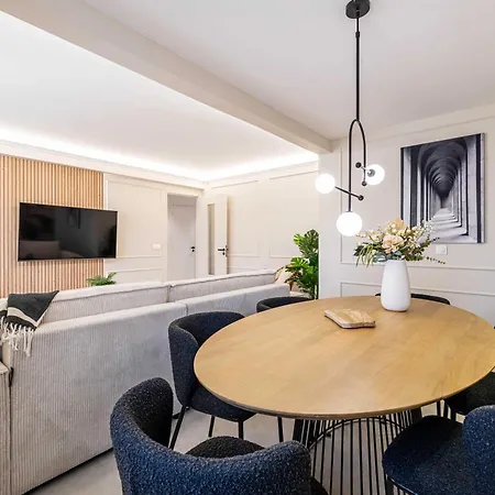 Haussmann - South-facing Balcony 2br 4p Apartamento